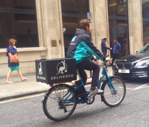 Deliveroo electric bike delivery2