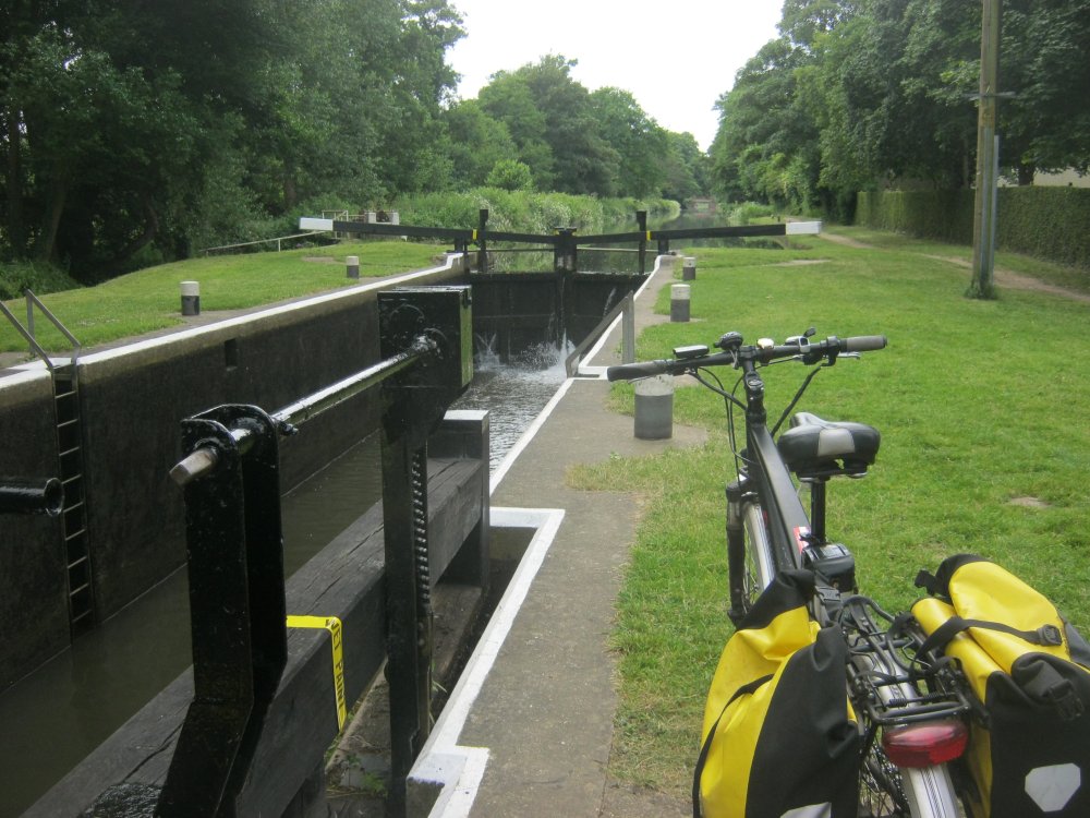RidetoworkRiverWey009.thumb.JPG.334347ec14508a55c9671ac3a5b7f425.JPG
