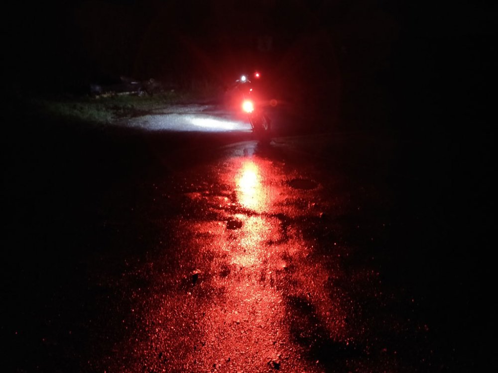 bright-red-rear-light.thumb.jpg.ddeb60c7cdeaa54f75662cd6377cde80.jpg